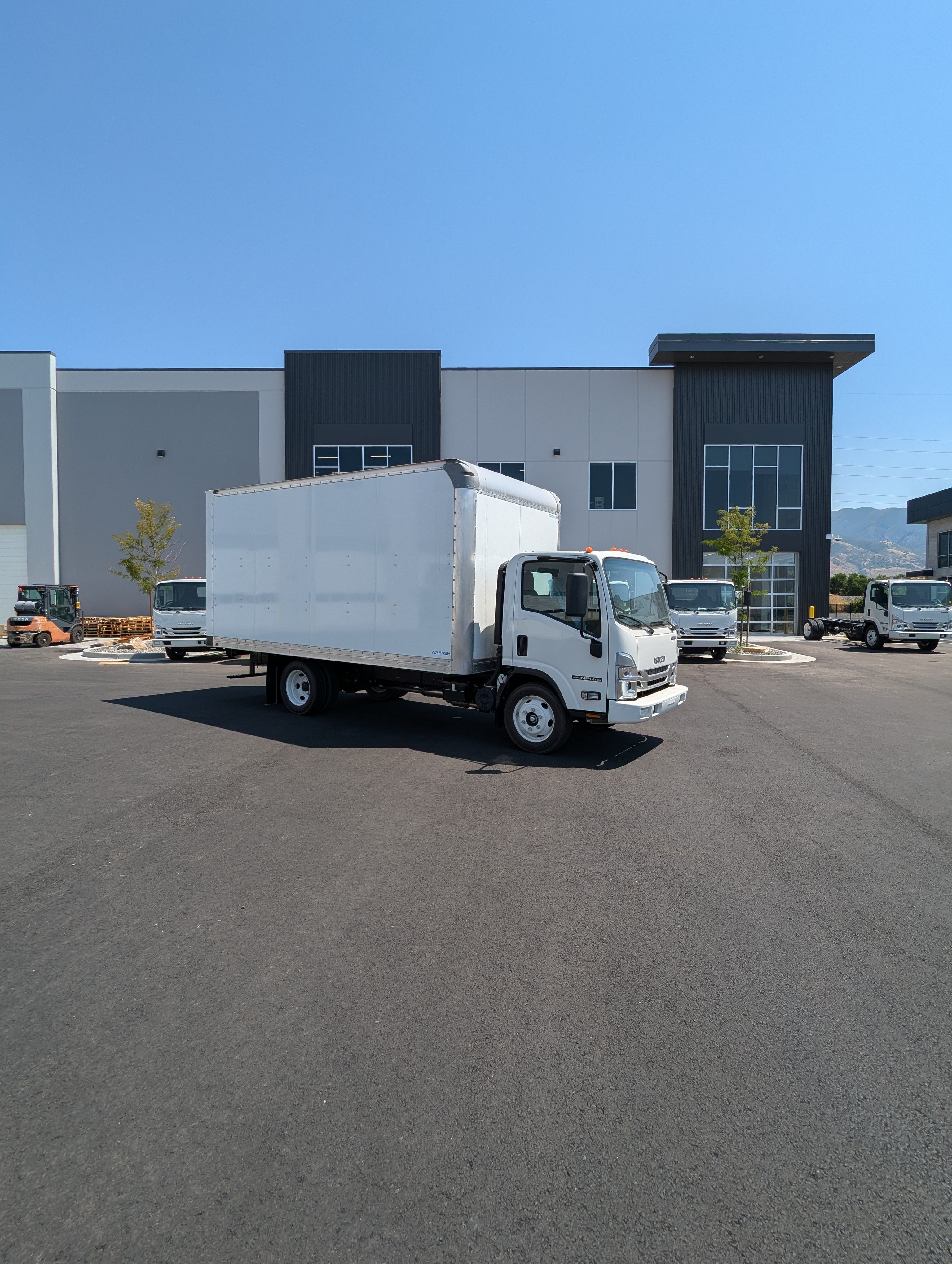 NEW 2024 ISUZU NPR GAS HD 16' BOX TRUCK