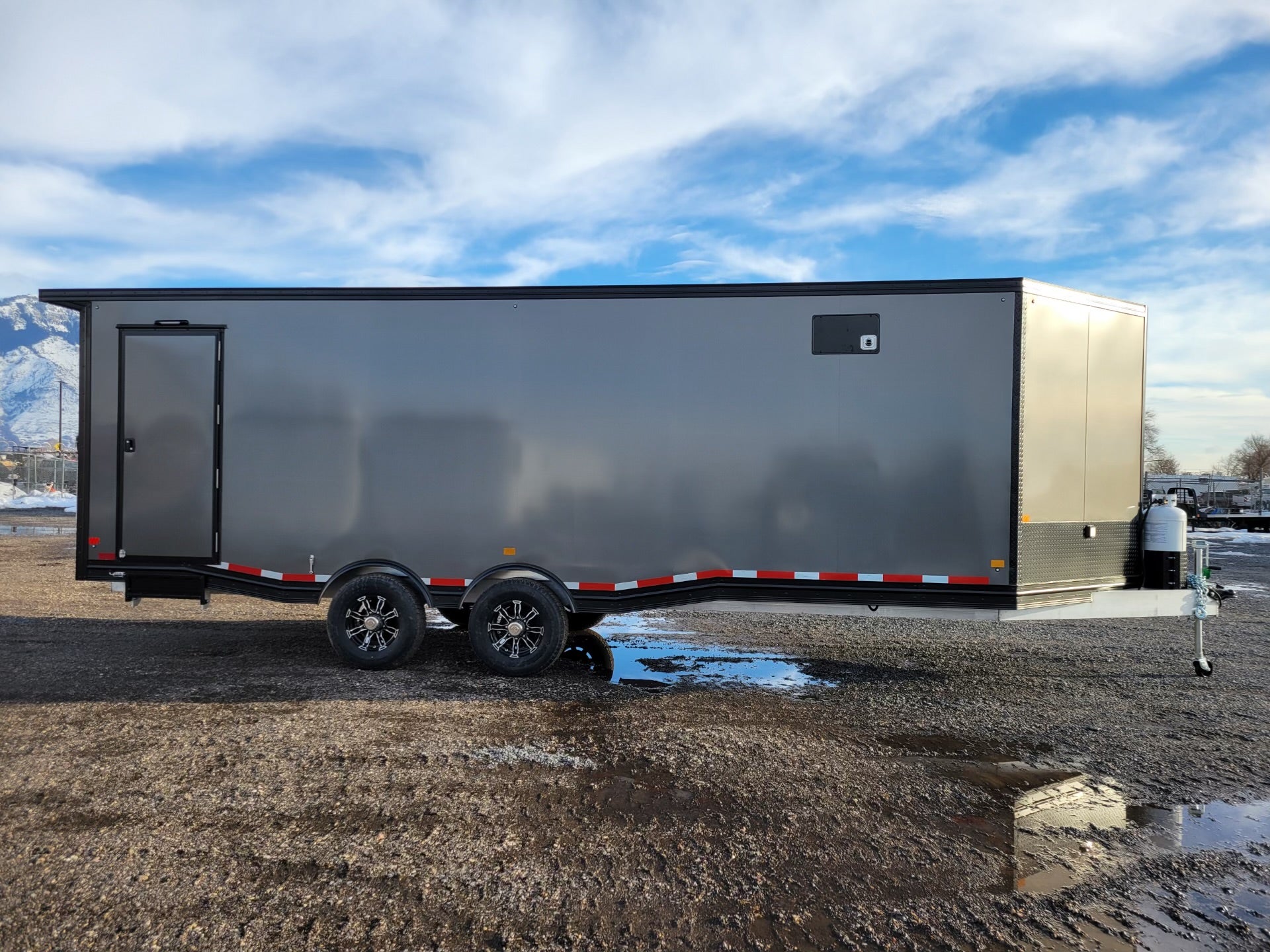 2024 Alcom 8.5 x 24 Enclosed Cargo Trailer