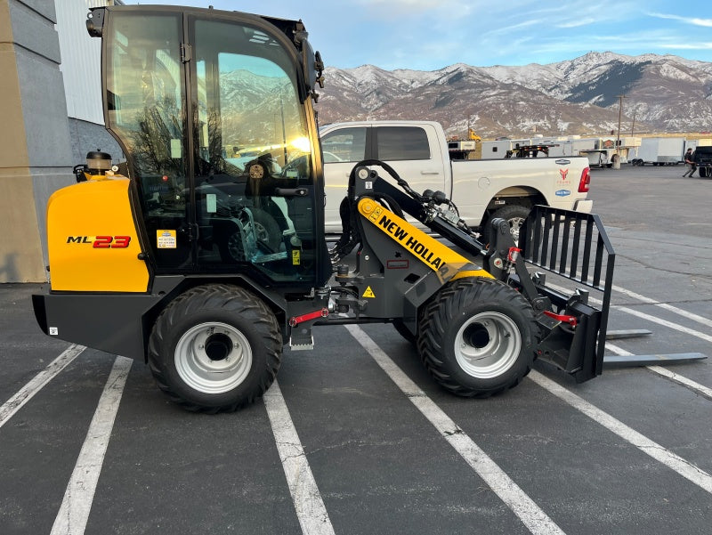 New Holland ML23 Small Articulating Loader