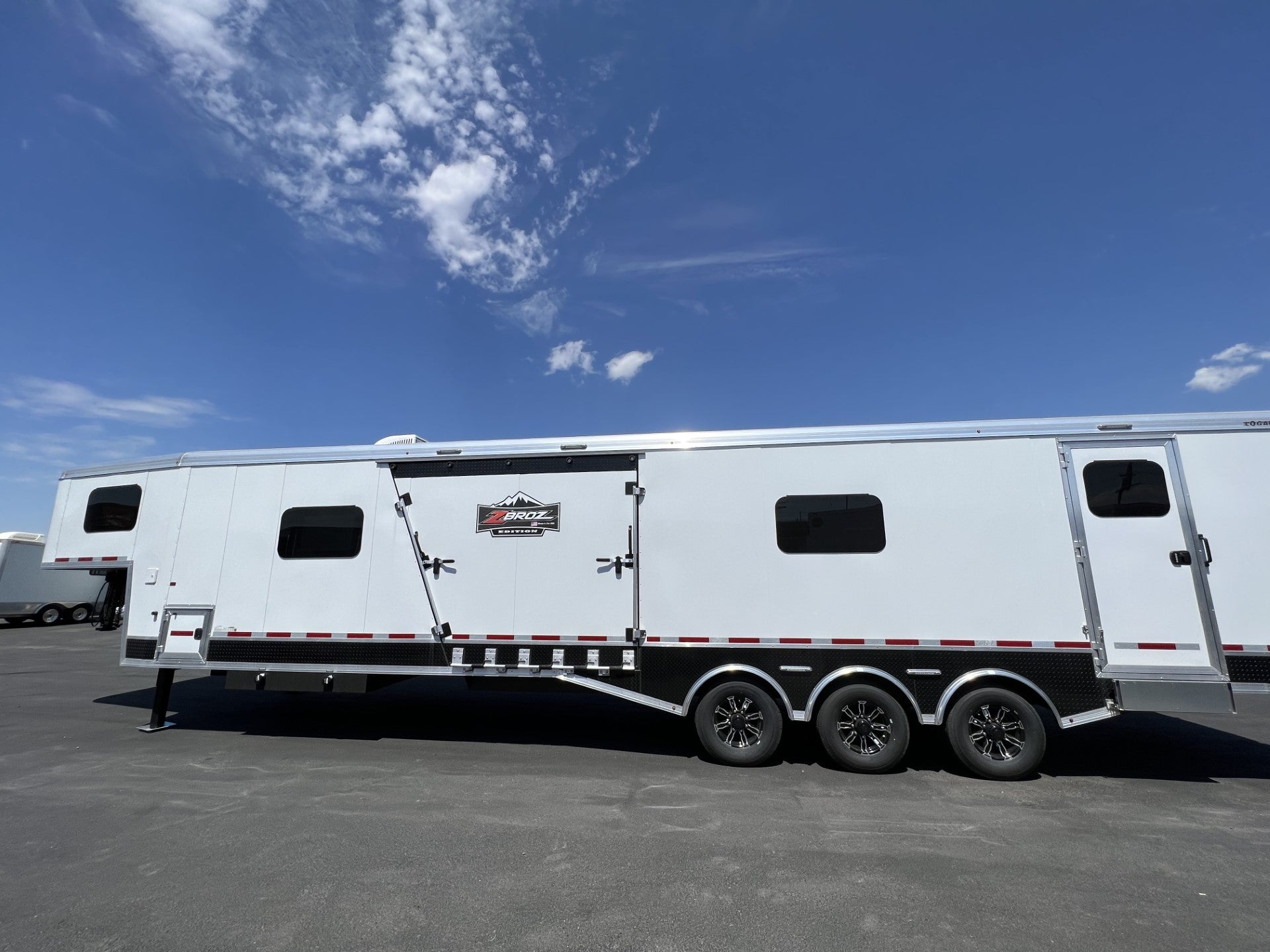 Your Ultimate Guide to Logan Coach Snowmobile Trailers for Sale